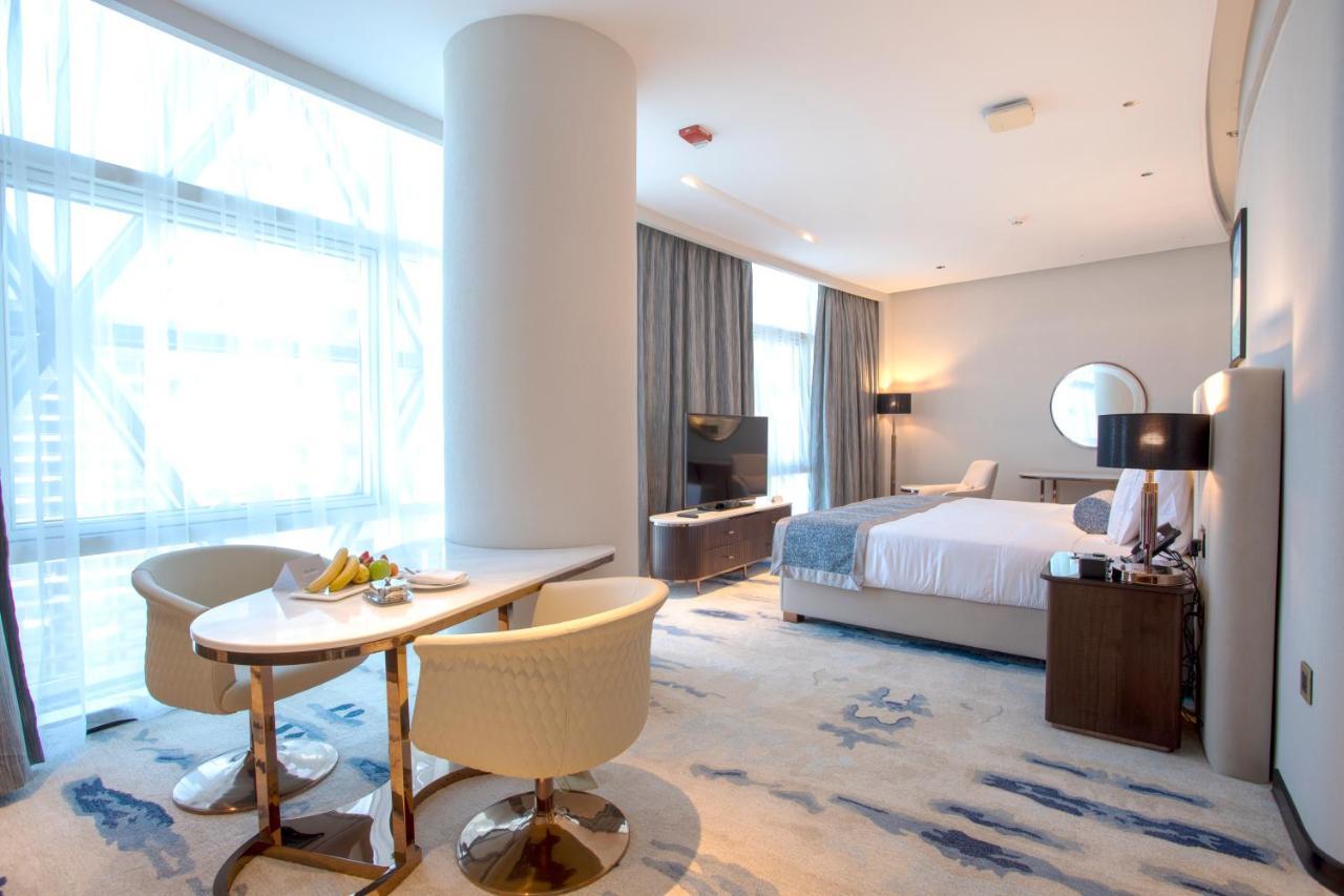 Century Marina Hotel - Lusail Екстериор снимка A suite at the hotel