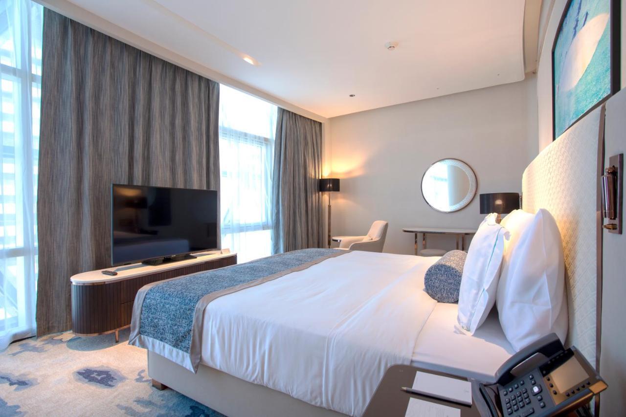 Century Marina Hotel - Lusail Екстериор снимка A bedroom at the hotel