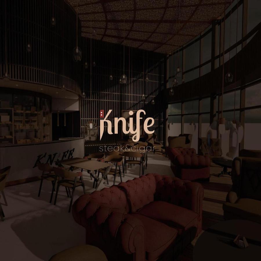 Century Marina Hotel - Lusail Екстериор снимка Interior of iKnife