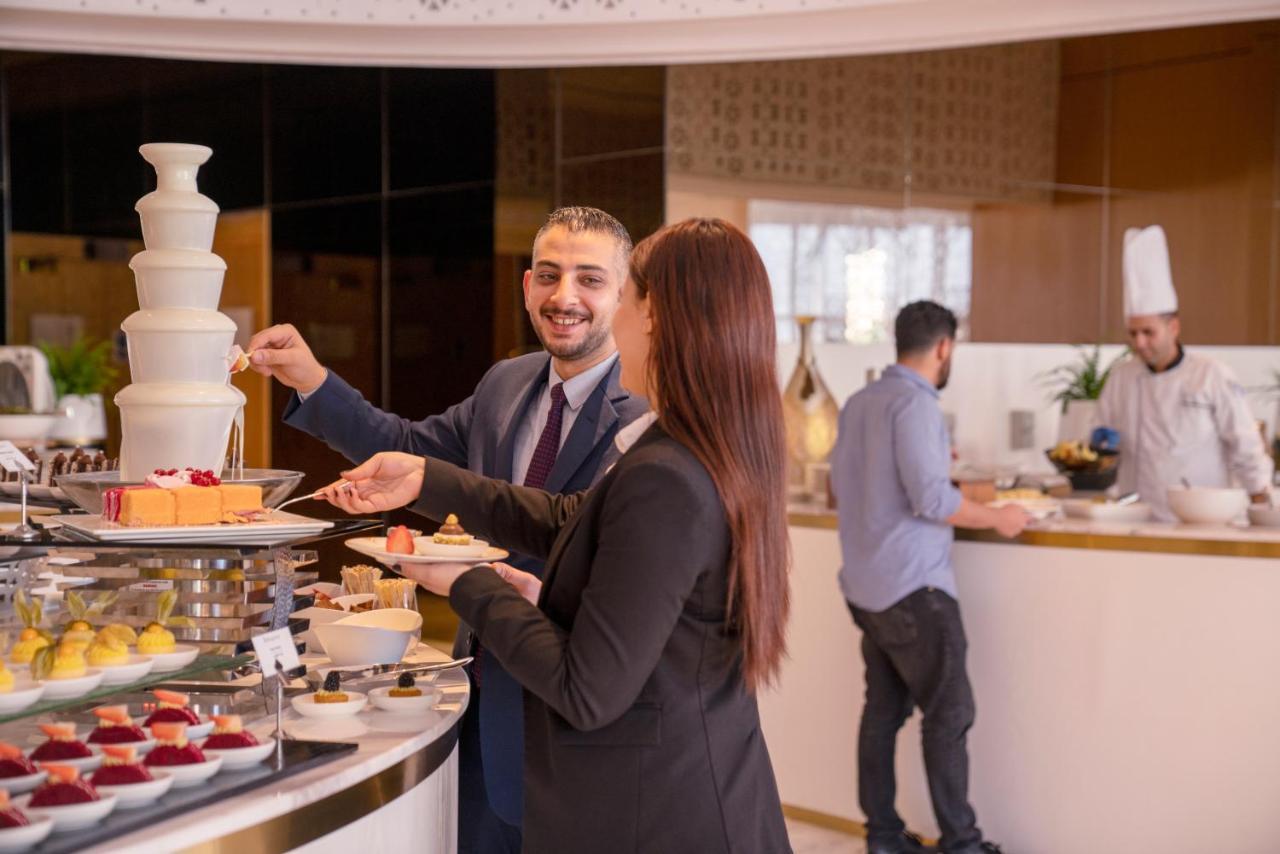 Century Marina Hotel - Lusail Екстериор снимка Chocolate fountain